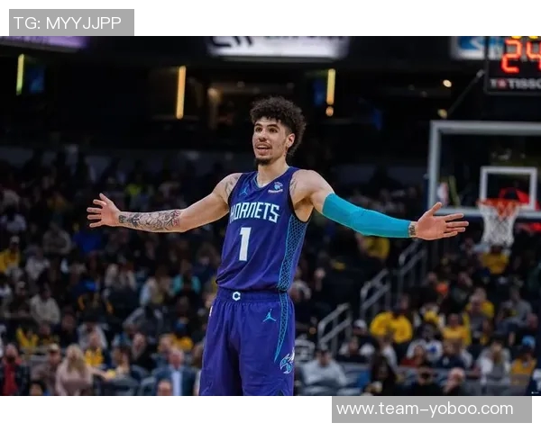 拉梅洛鲍尔第三节三分球精准发力助球队逆转拿下22分表现惊艳 拉梅洛鲍尔第三节三分球精准发力助球队逆转拿下22分表现惊艳